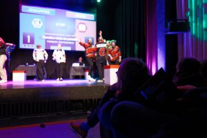 Joueurs de la Ligue Boraine d'Improvisation durant le spectacle match d'impro entre Jemappes et Mons