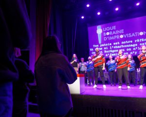 Joueurs de la Ligue Boraine d'Improvisation durant le spectacle match d'impro entre Jemappes et Mons