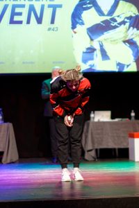 Joueurs de la Ligue Boraine d'Improvisation durant le spectacle match d'impro entre Jemappes et Mons