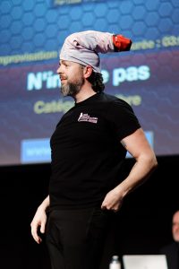 Joueurs de la Ligue Boraine d'Improvisation durant le spectacle match d'impro entre Jemappes et Mons