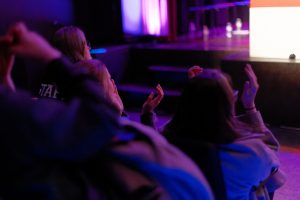 Joueurs de la Ligue Boraine d'Improvisation durant le spectacle match d'impro entre Jemappes et Mons