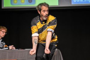 Jouteurs de la Ligue Boraine d'Improvisation durant le match d'impro des demi finales 2025 2026