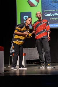 Jouteurs de la Ligue Boraine d'Improvisation durant le match d'impro des demi finales 2025 2026