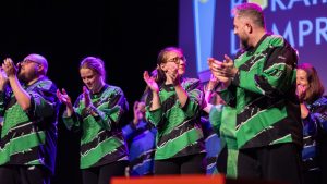Jouteurs de la Ligue Boraine d'Improvisation durant le match d'impro des demi finales 2025 2026