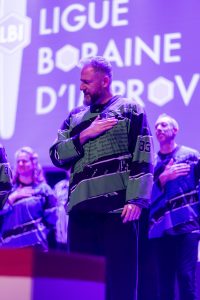 Jouteurs de la Ligue Boraine d'Improvisation durant le match d'impro des demi finales 2025 2026
