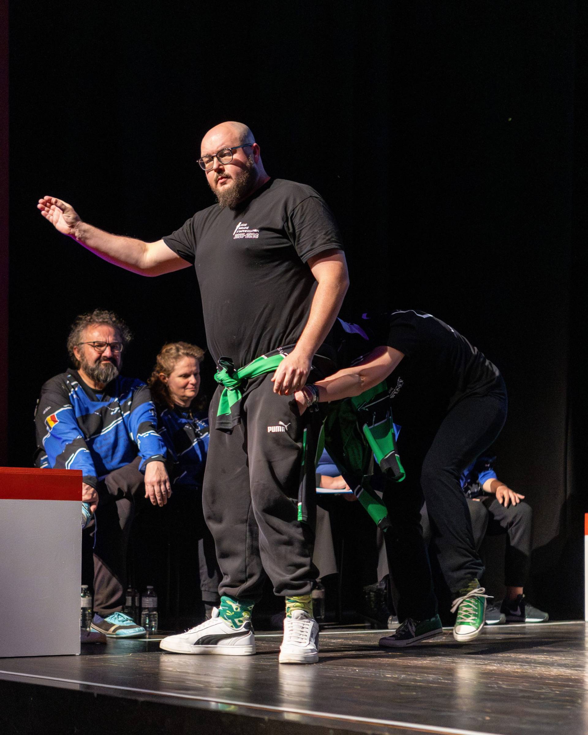 Jouteurs de la Ligue Boraine d'Improvisation durant le match d'impro des demi finales 2025 2026