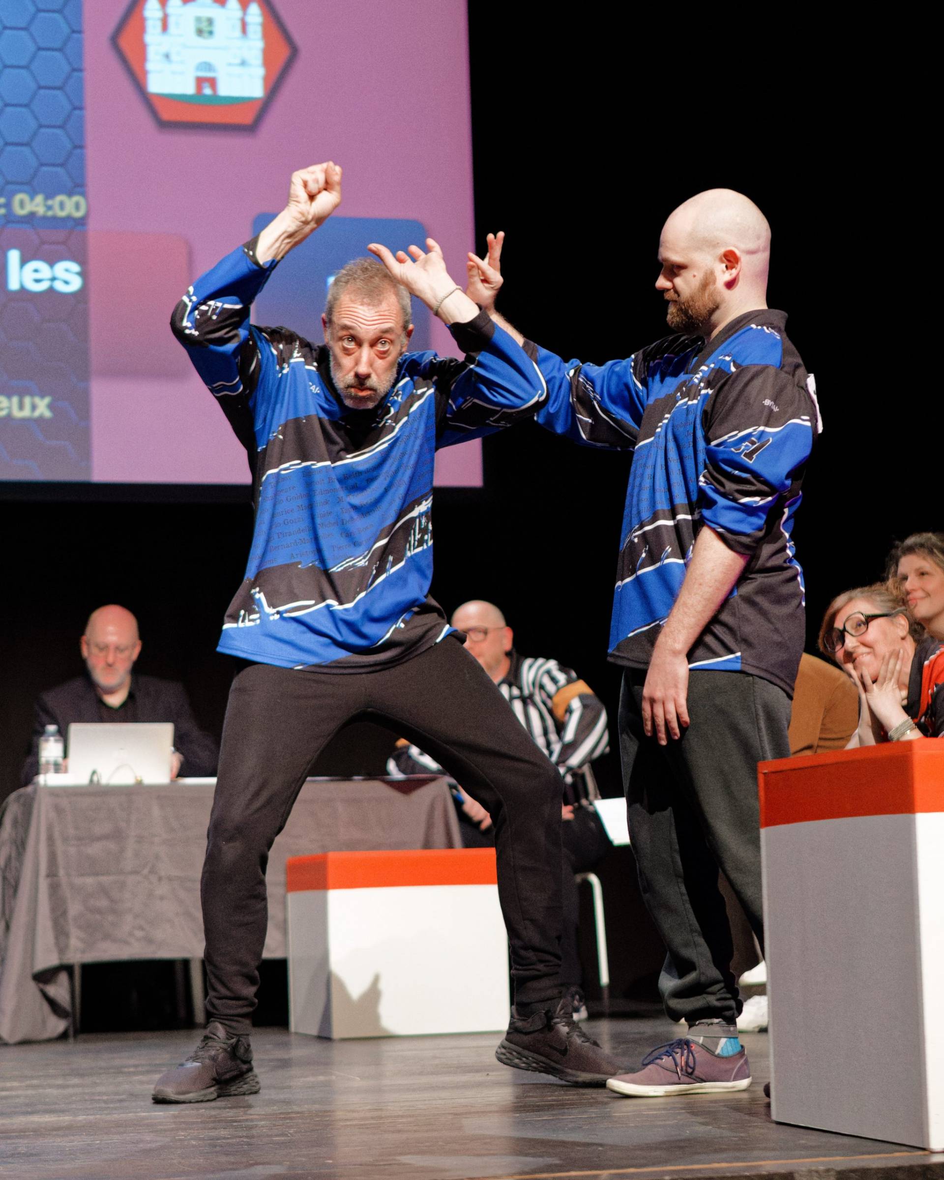 Joueurs de la Ligue Boraine d'Improvisation durant le spectacle match d'impro entre Jemappes et Mons