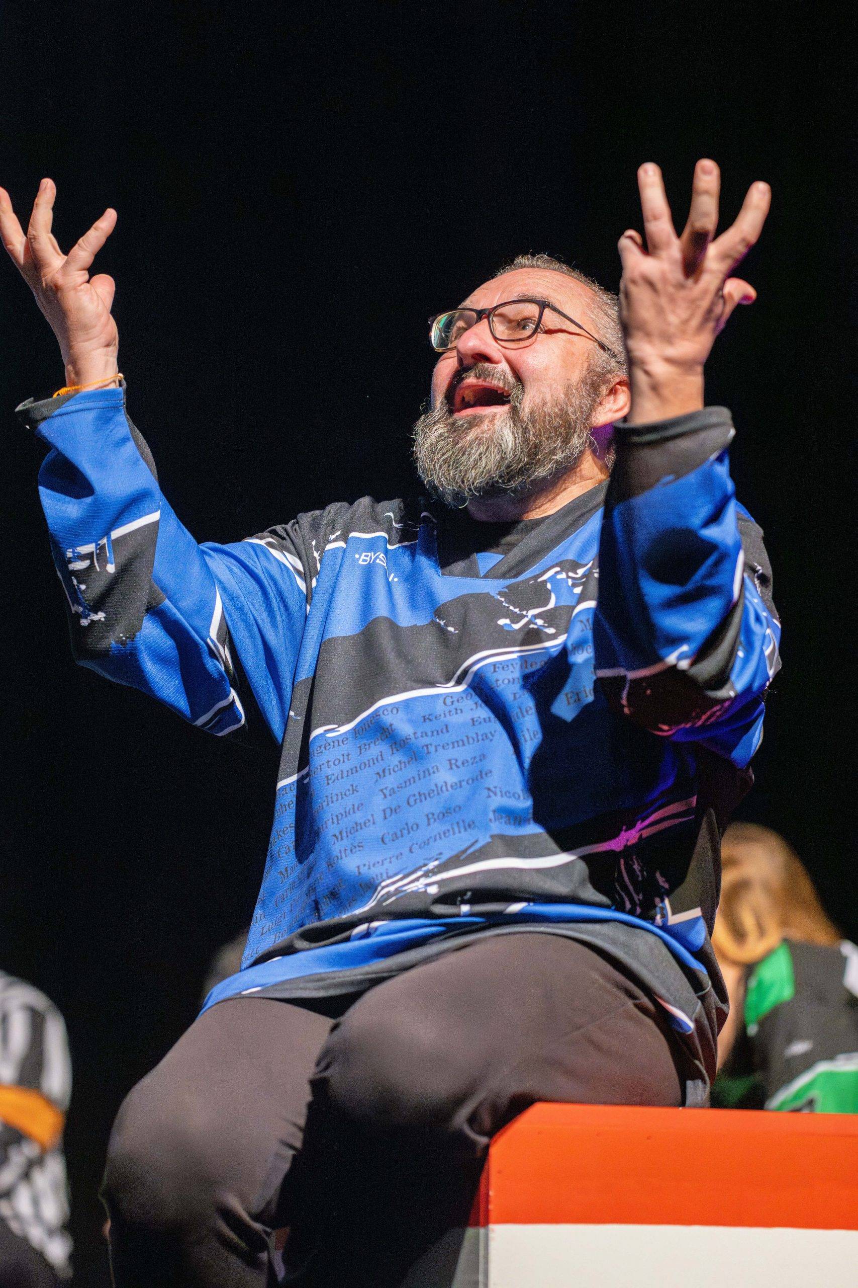 Jouteurs de la Ligue Boraine d'Improvisation durant le match d'impro des demi finales 2025 2026