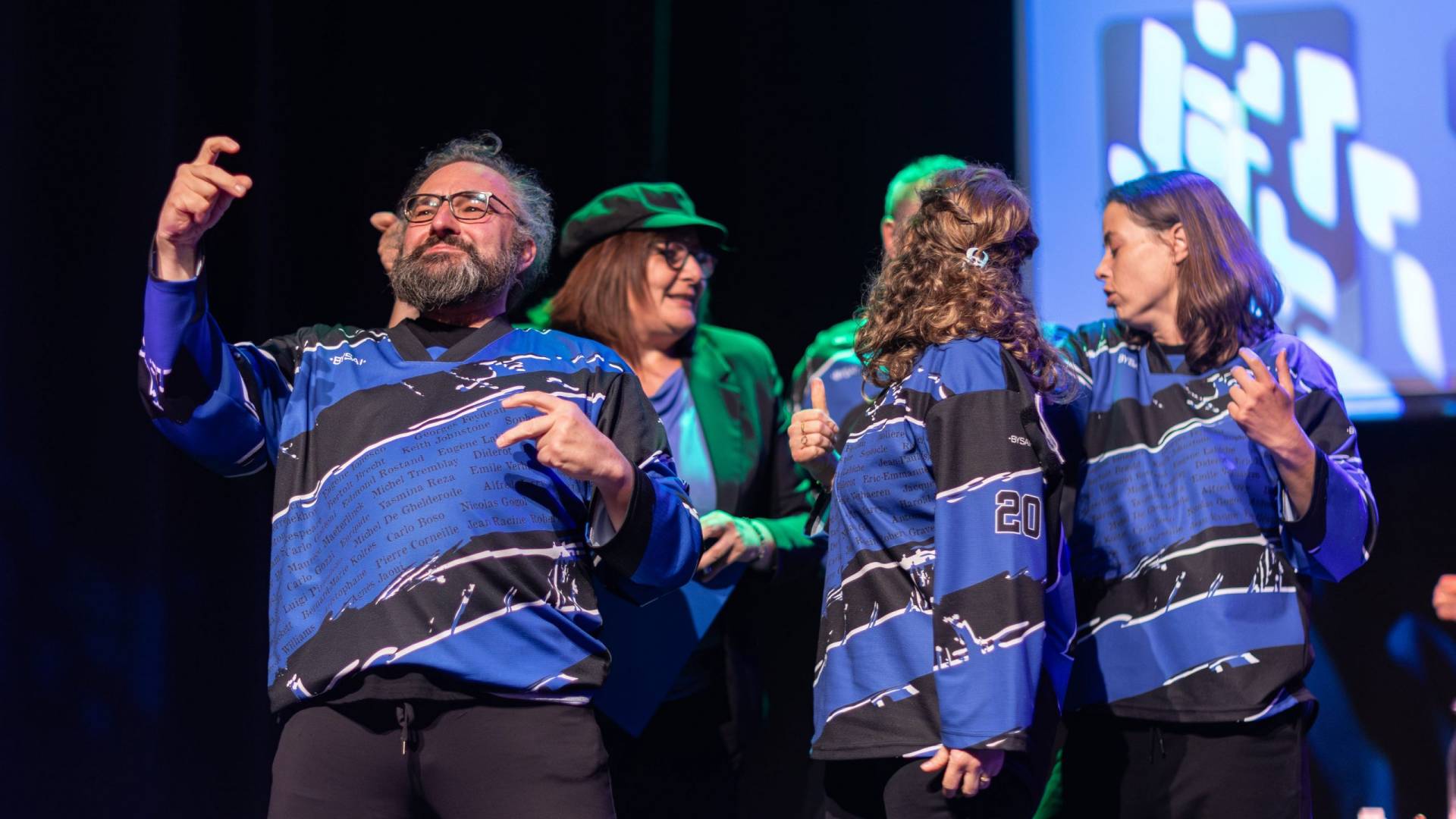 Jouteurs de la Ligue Boraine d'Improvisation durant le match d'impro des demi finales 2025 2026