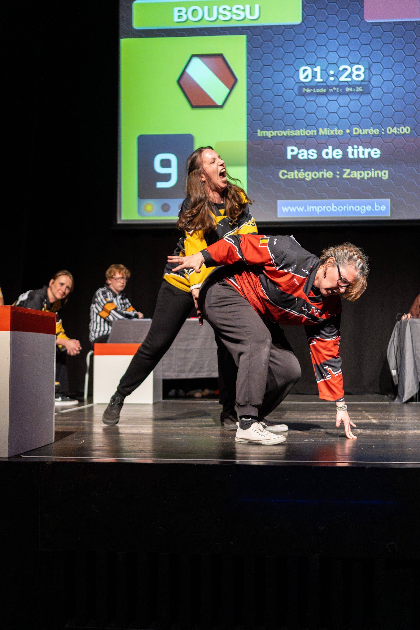 Jouteurs de la Ligue Boraine d'Improvisation durant le match d'impro des demi finales 2025 2026