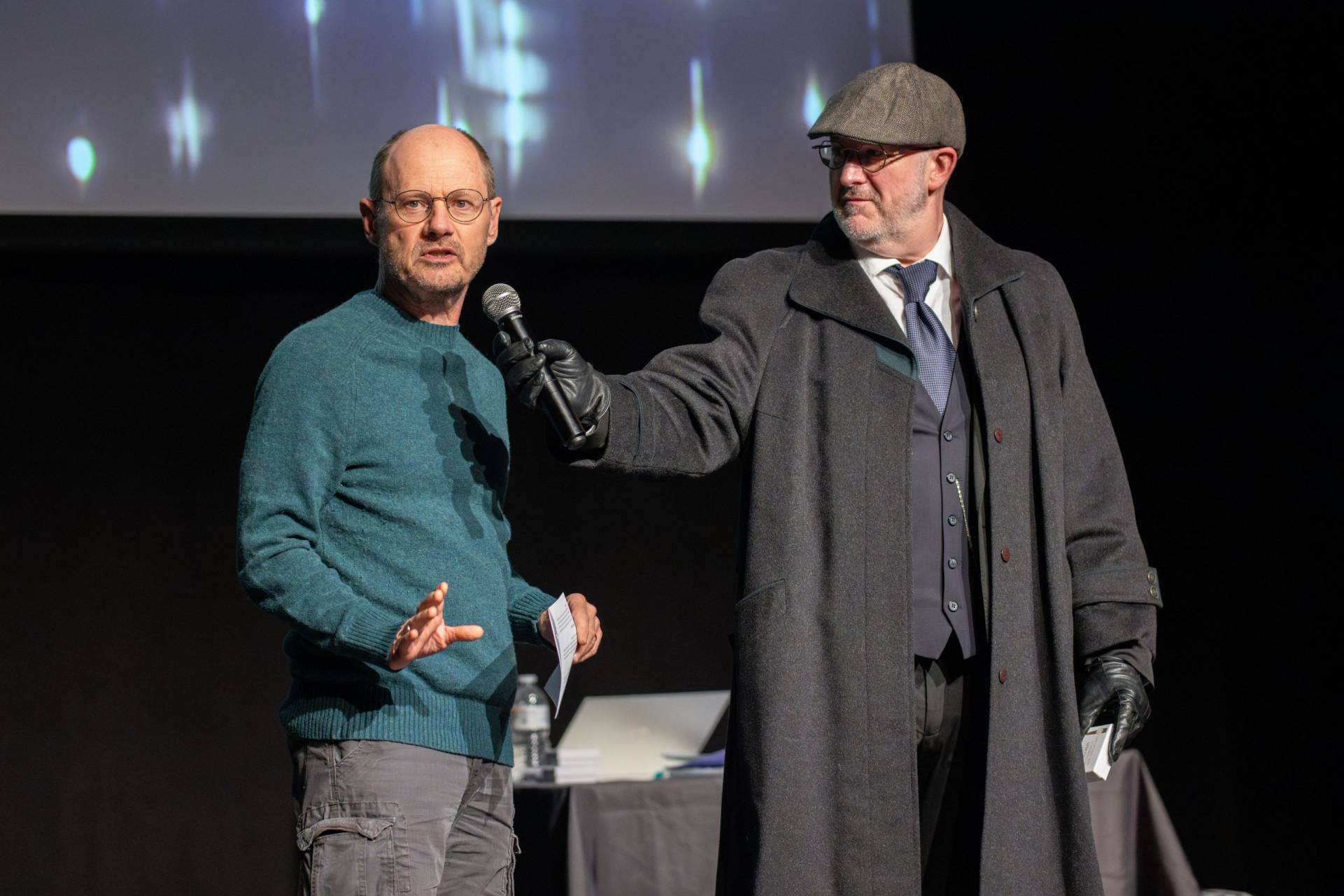 Jouteurs de la Ligue Boraine d'Improvisation durant le match d'impro des demi finales 2025 2026