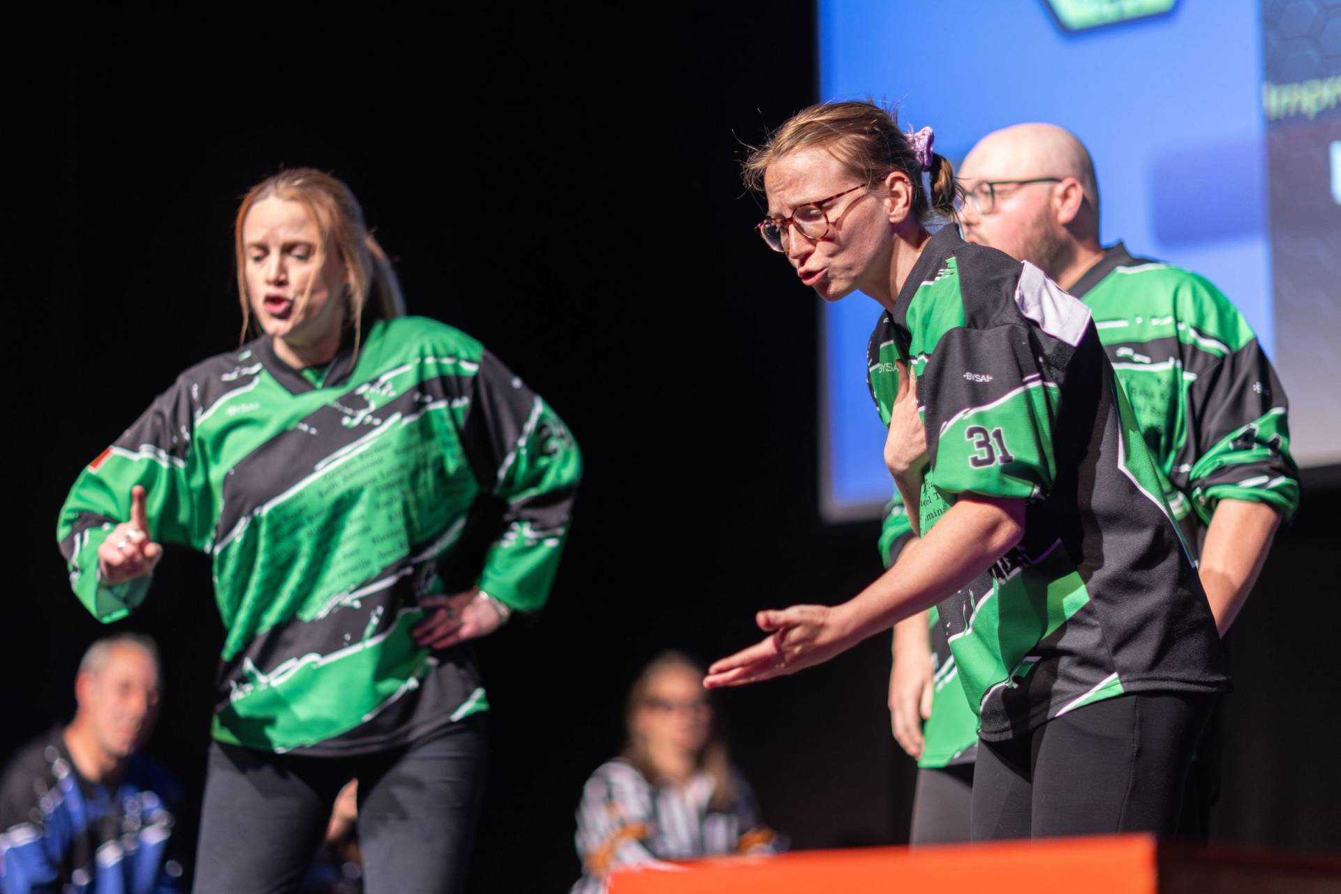 Jouteurs de la Ligue Boraine d'Improvisation durant le match d'impro des demi finales 2025 2026