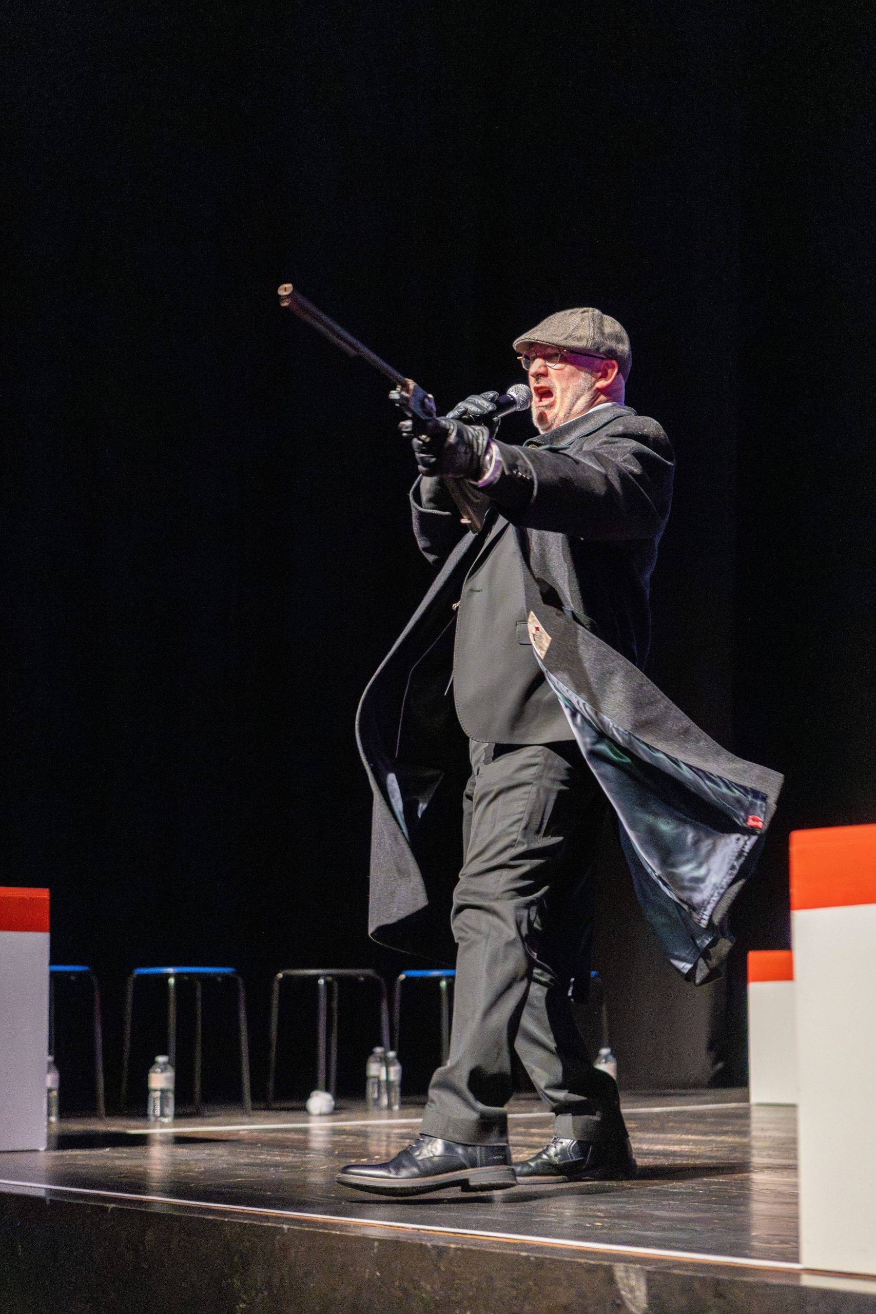 Jouteurs de la Ligue Boraine d'Improvisation durant le match d'impro des demi finales 2025 2026