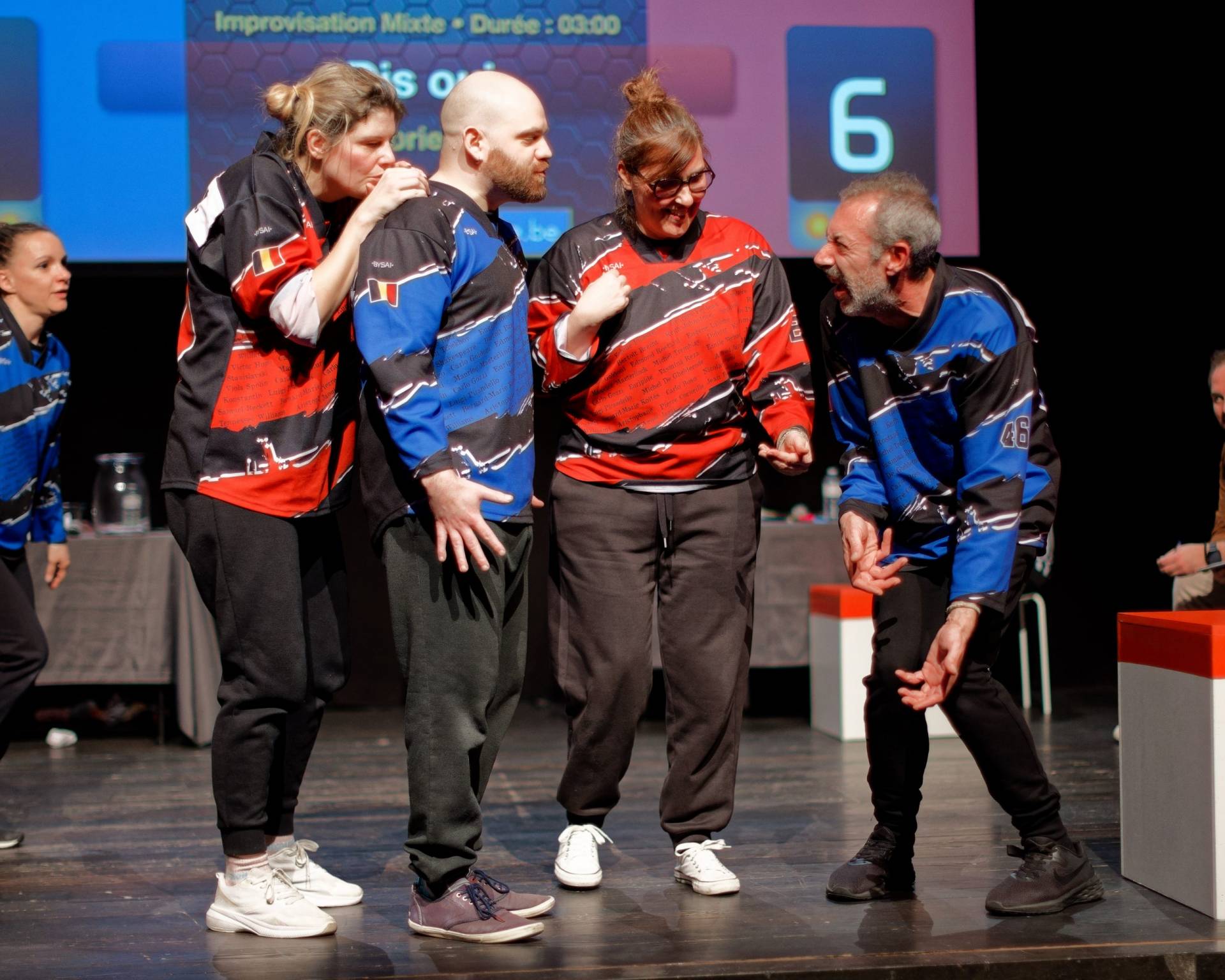 Joueurs de la Ligue Boraine d'Improvisation durant le spectacle match d'impro entre Jemappes et Mons