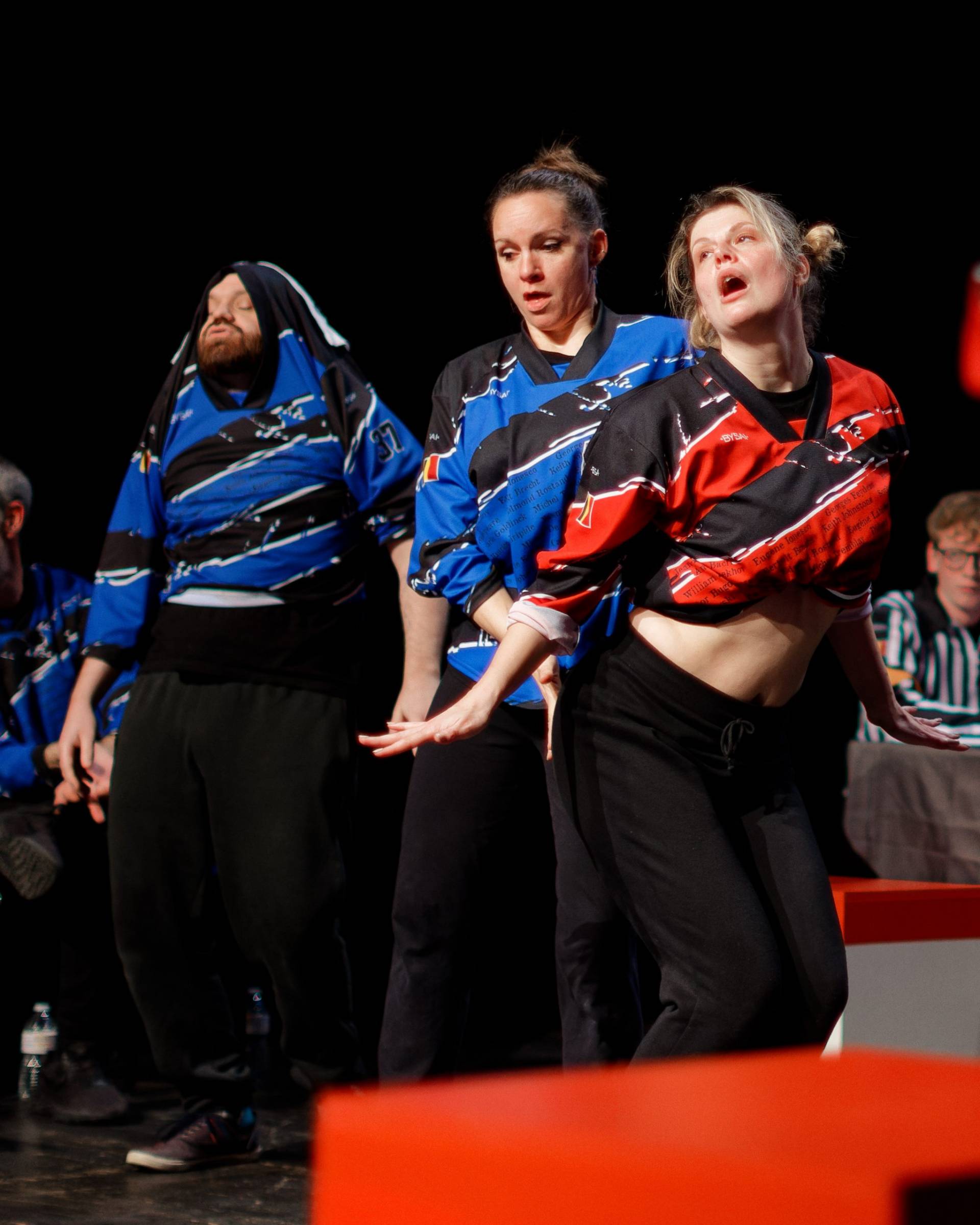 Joueurs de la Ligue Boraine d'Improvisation durant le spectacle match d'impro entre Jemappes et Mons