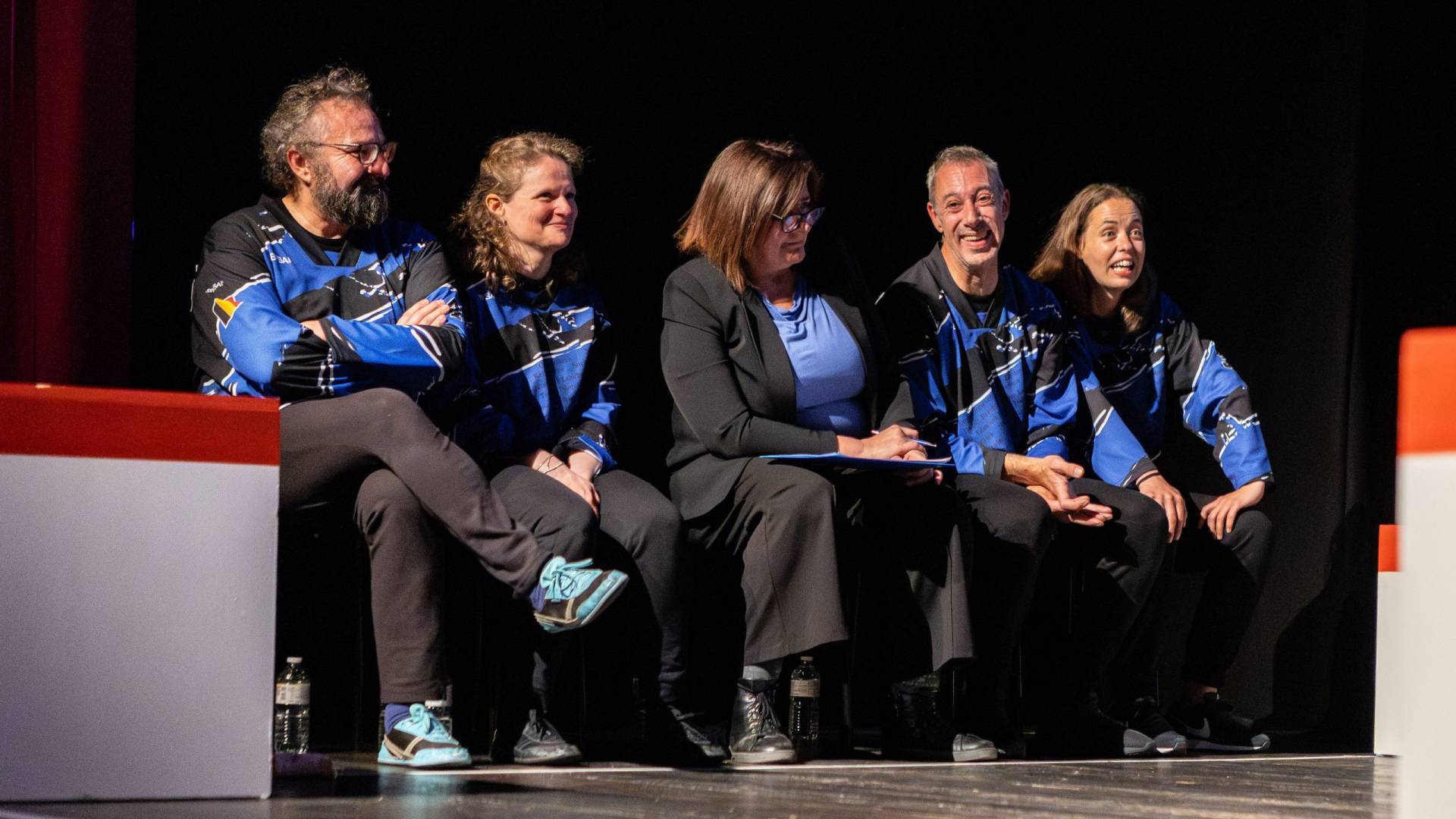 Jouteurs de la Ligue Boraine d'Improvisation durant le match d'impro des demi finales 2025 2026